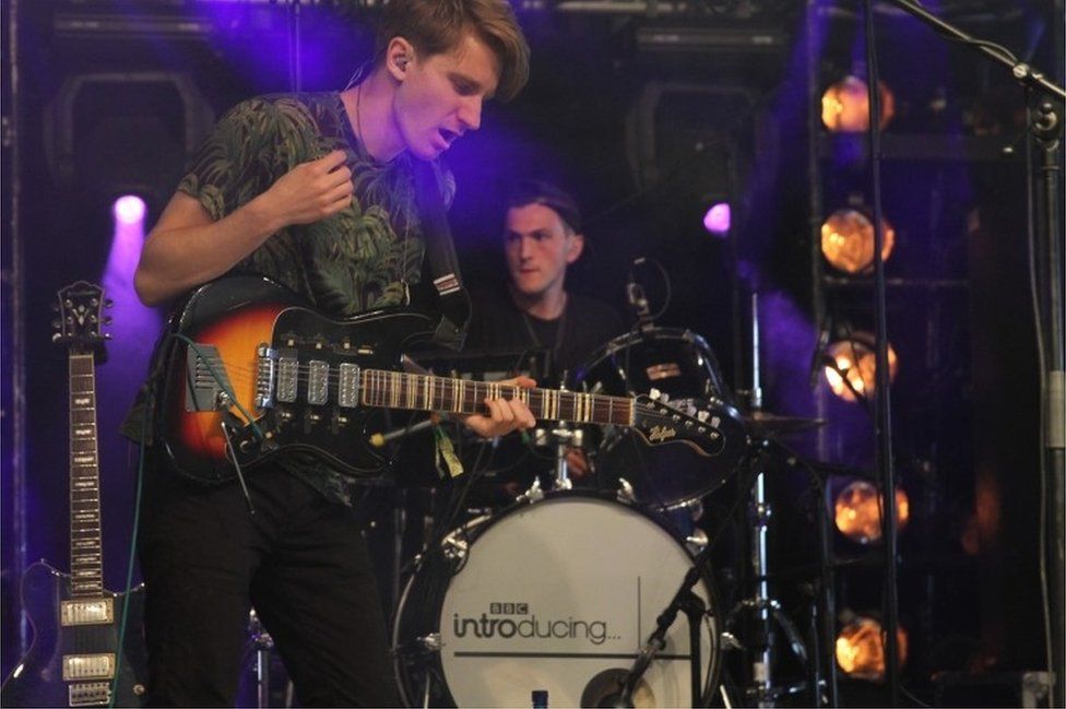 Glass Animals cancel tour after drummer injured in crash - BBC News