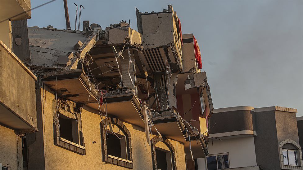 Damaged residential building in Gaza City following Israeli air strike that killed Palestinian Islamic Jihad leader Baha Abu al-Ata (12 November 2019)