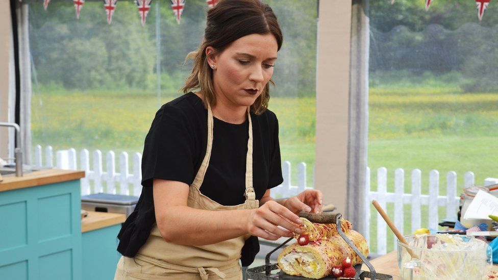 Great British Bake Off is ratings success for Channel 4 - BBC News