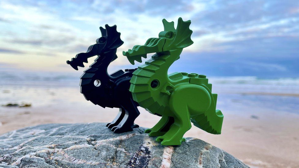 Black and green Lego dragons