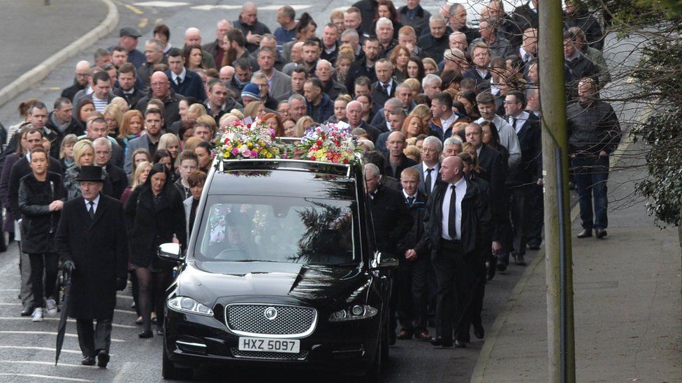 Laura Marshall: Funeral of Lurgan murder victim takes place - BBC News