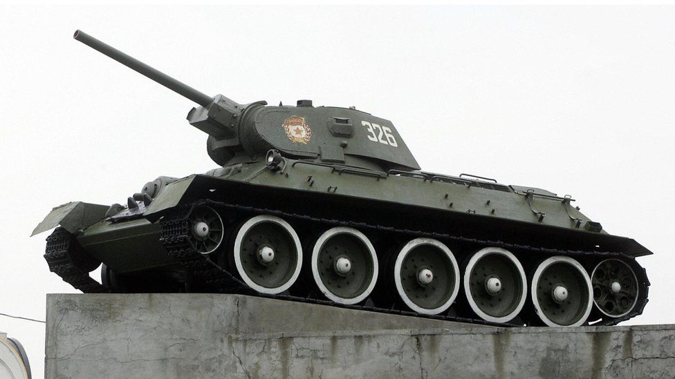 Soviet T-34 tank memorial in Moscow - file pic