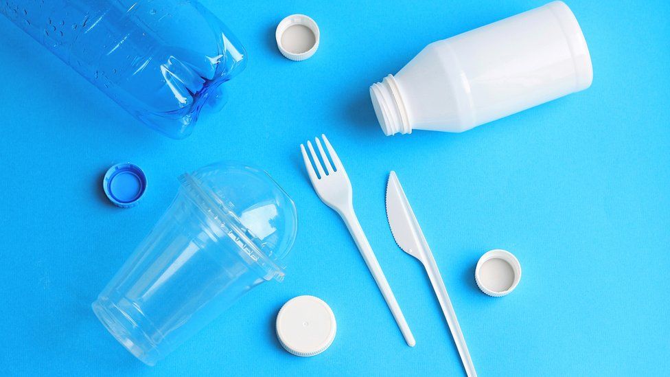 Plastic: Government plans to ban single-use plastic cutlery in England -  BBC Newsround