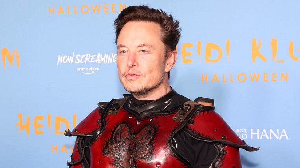 Elon Musk attends Heidi Klum's 2022 Halloween party.