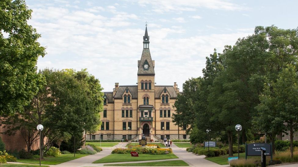 Университет Хэмлайн в Сент-Поле, столице штата Миннесота, является ареной борьбы за свободу слова и религию