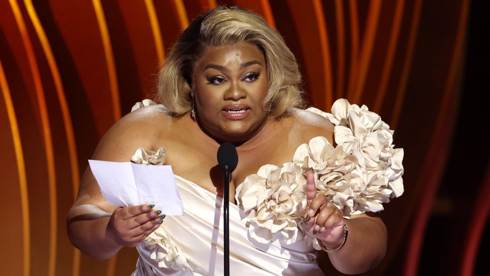 Da'Vine Joy Randolph accepts the Outstanding Performance by a Female Actor in a Supporting Role award for "The Holdovers" onstage during the 30th Annual Screen Actors Guild Awards at Shrine Auditorium and Expo Hall on February 24, 2024 in Los Angeles, California.