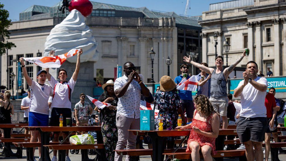 Fans in Trafalgar Square