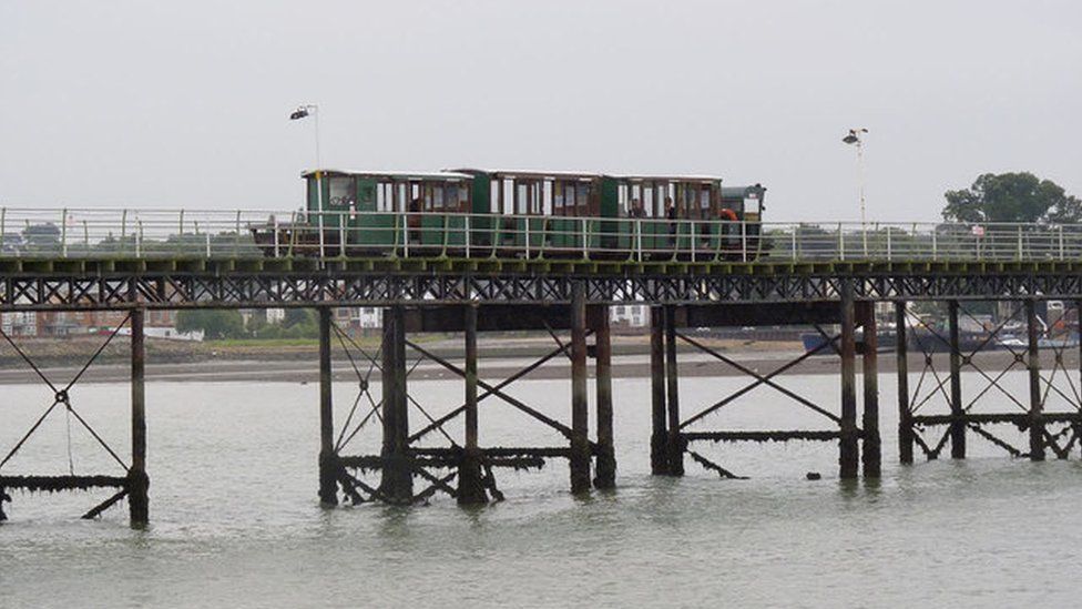 Hythe pier and train