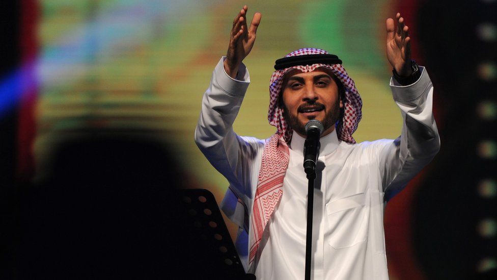 Saudi singer Majid al-Muhandis performs during a concert in Jeddah on January 30, 2017.