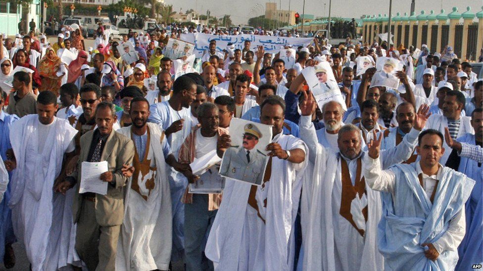 Thousands of people take part in a march to support the military junta on August 11, 2008 in Nouakchott