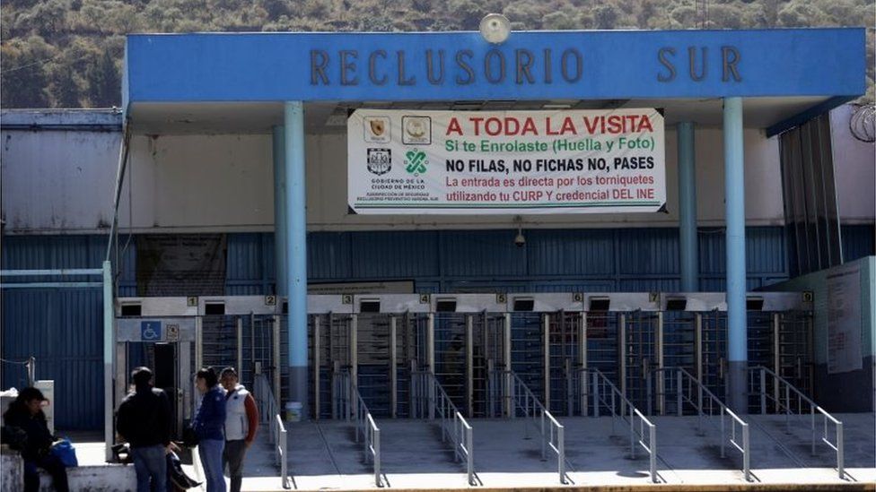 The entrance of the Reclusorio Sur prison
