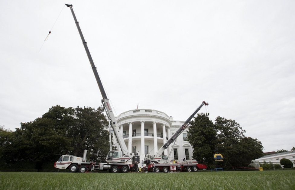cranes outside the White House