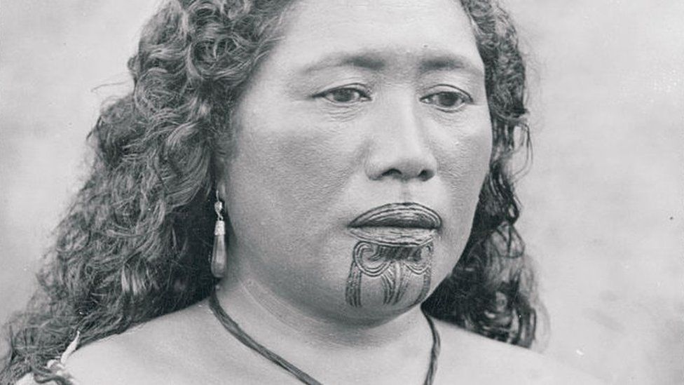 New Zealand: Book pulled after author criticises Maori tattoo - BBC News