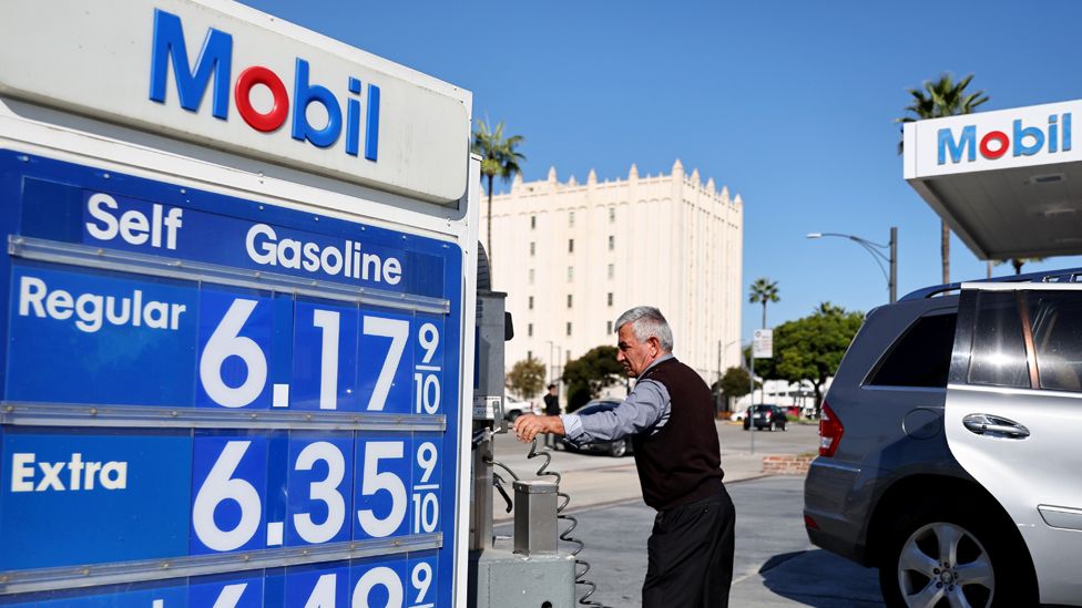 Mobil petrol station in Los Angeles
