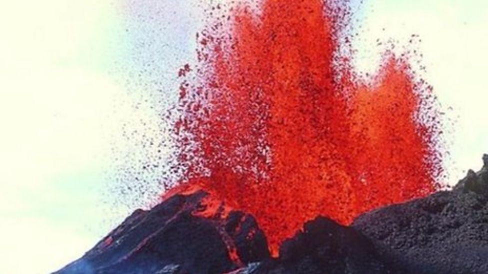 Kilauea: Earthquakes follow eruptions from Hawaii volcano - BBC News