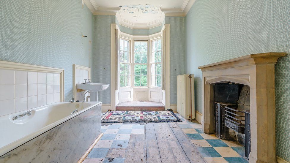 Gardener who inherited Northumberland castle puts it on market BBC News