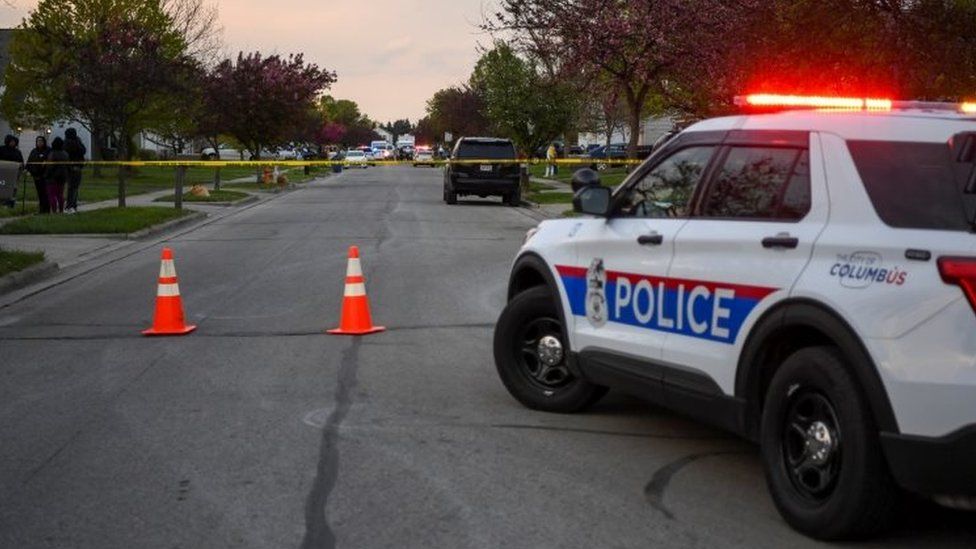 Police and investigators work at the scene of Tuesday's shooting in Columbus, Ohio. Photo: 20 April 2021