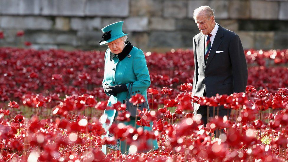 The Queen & Prince Philip at the Tower of London's poppy installation Nov 2014
