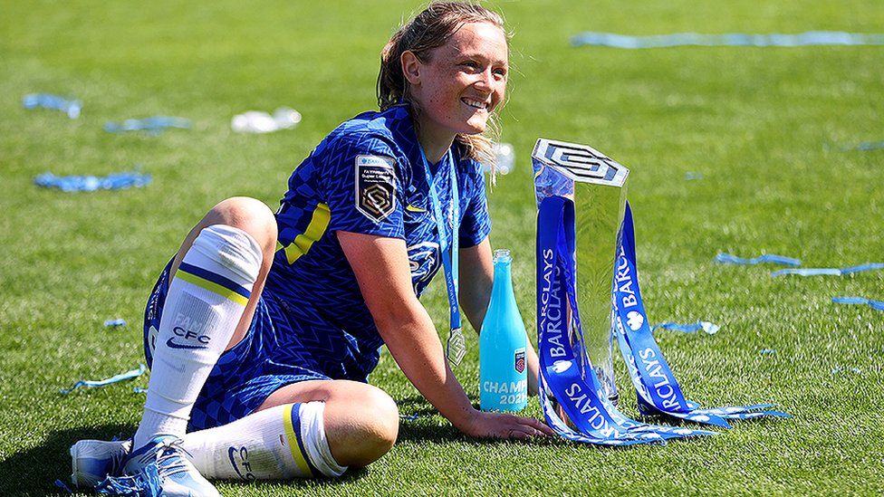 Erin Cuthbert with the Women's Super League trophy