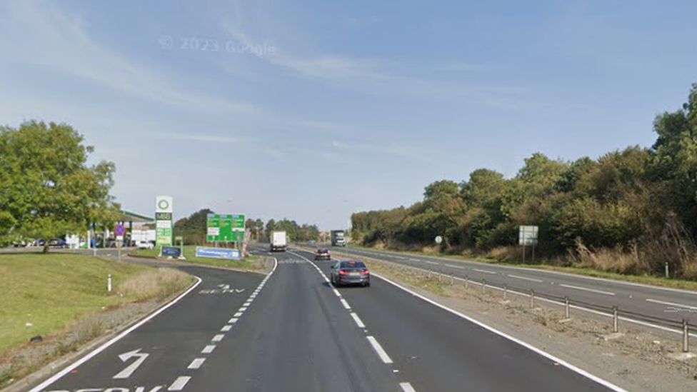 Pedestrian Dies In Three-vehicle Crash On Northants A43 - BBC News