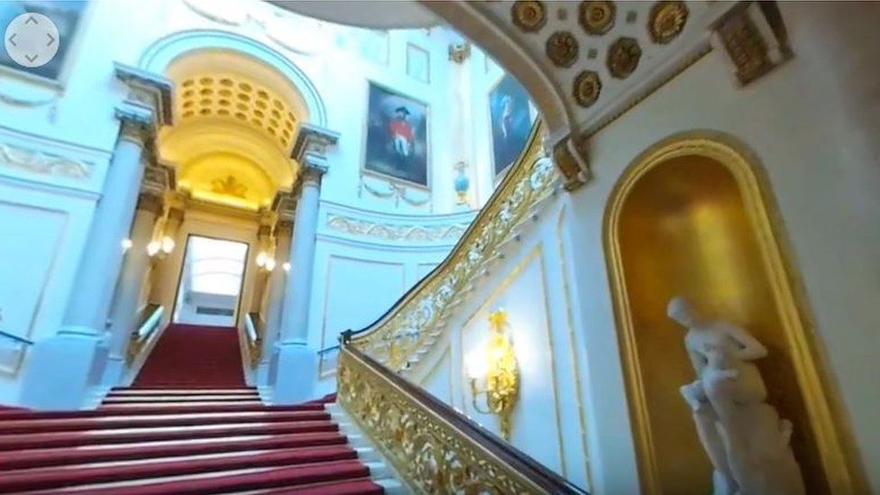Buckingham Palace 360 video