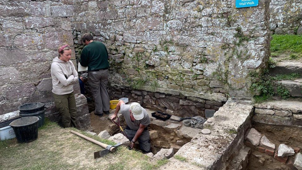 Volunteers excavating the roman wall site