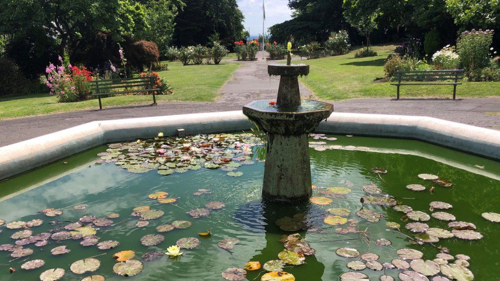 fountain in Fishpond park