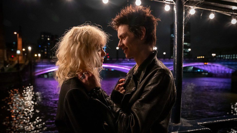 Louis Partridge and Emma Appleton as Sid Vicious and Nancy Spungen