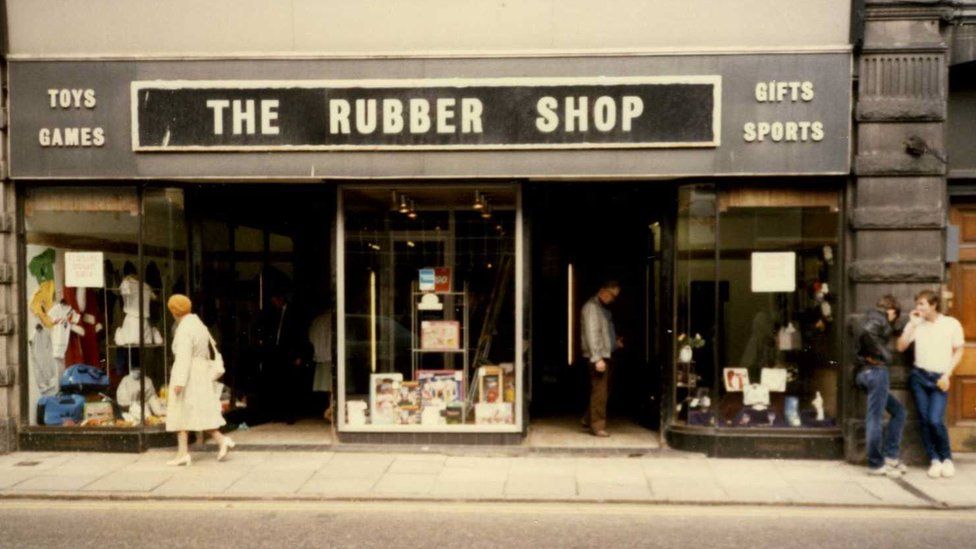shampoo Ingrijpen onthouden Old Aberdeen shop fronts exhibition opens - BBC News