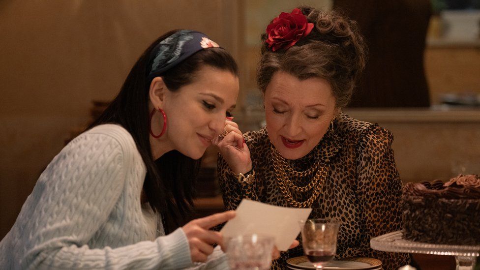 Marisa Abela as Amy Winehouse and Lesley Manville as Cynthia Winehouse