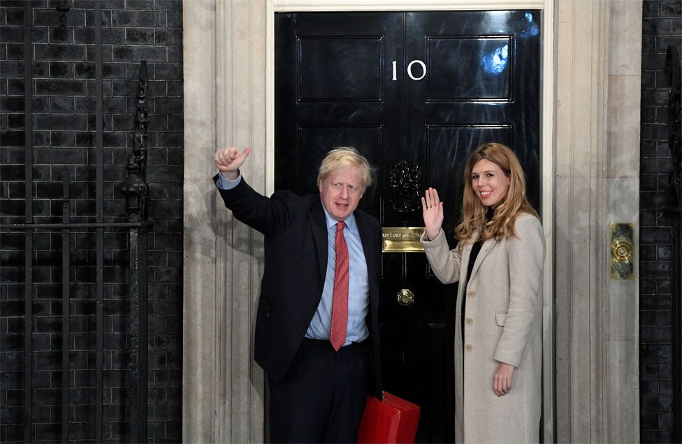 Boris Johnson and Carrie Symonds arrive at 10 Downing Street
