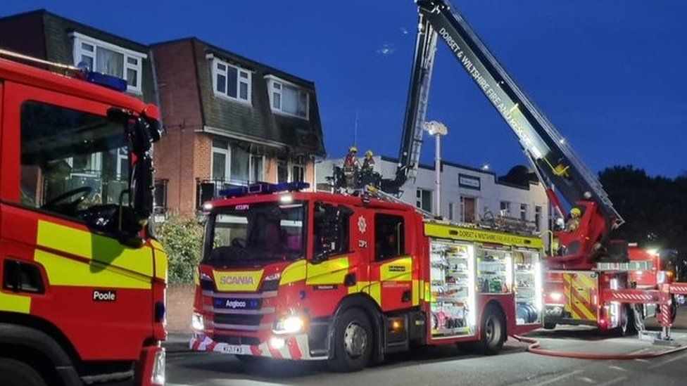 Poole Fire breaks out in derelict former care home BBC News