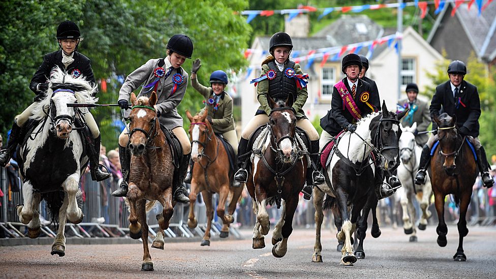 Hawick common ridings return after Covid cancellations BBC News