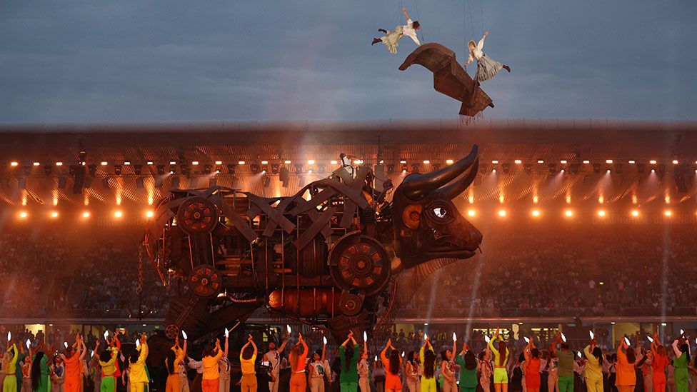 Commonwealth Games Scots creator reveals secrets of metal bull BBC News