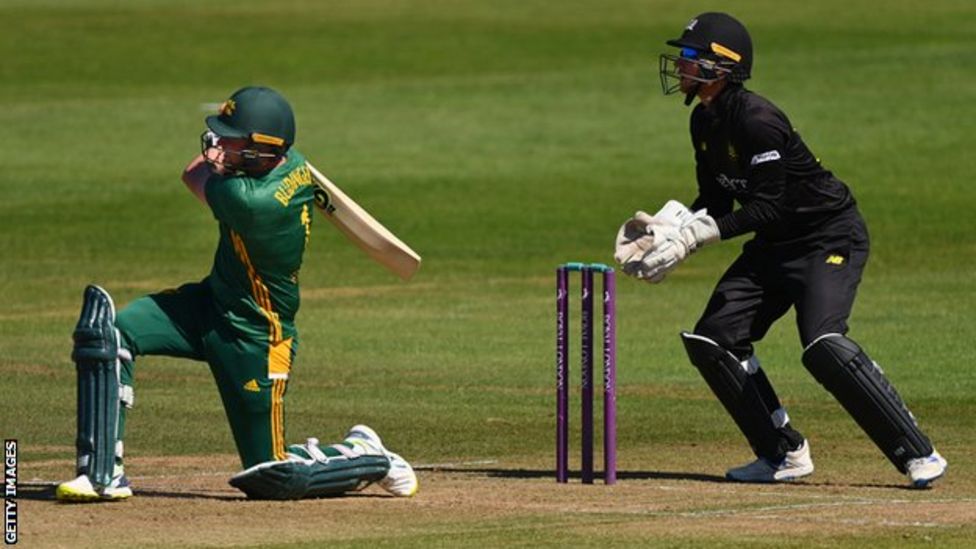 Sol Budinger: Leicestershire sign batter from Nottinghamshire - BBC Sport