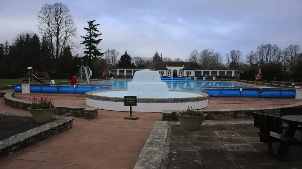 An exterior view of the pool at Sandford Parks Lido
