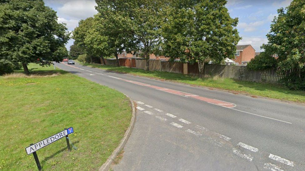 Bracknell 5G 'Eyesore' mast planned near housing estate, residents say