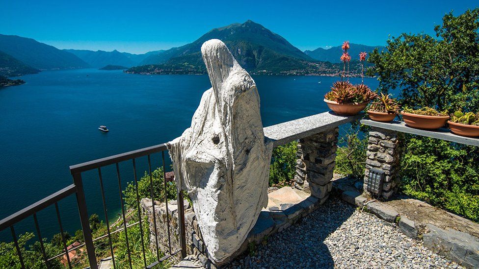 Sculpture in Lake Como