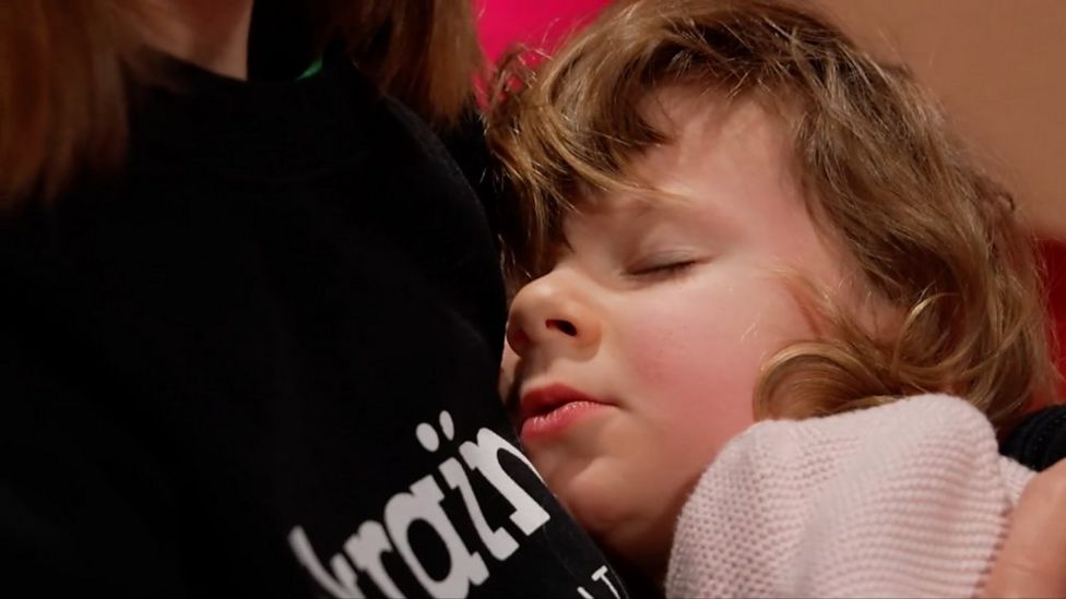 Giant puppet of Syrian child refugee visits Cheltenham BBC News