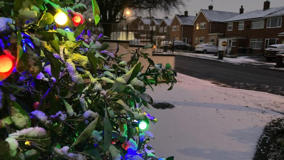 Snow in Northampton and Christmas lights