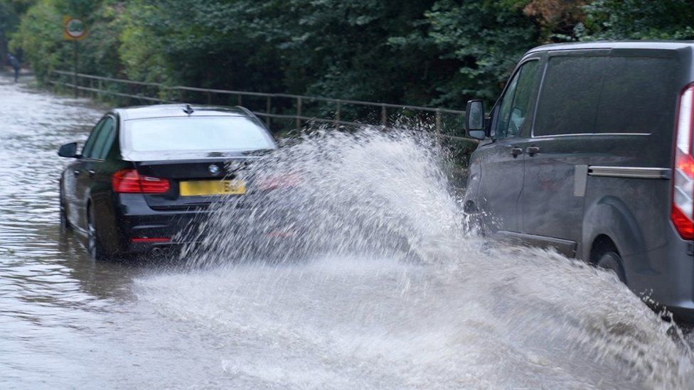 Essex fire crews receive 70 flood calls in three hours - BBC News