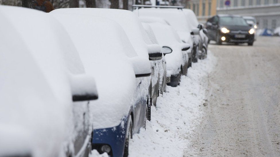 Cars in snow in Norway - file pic