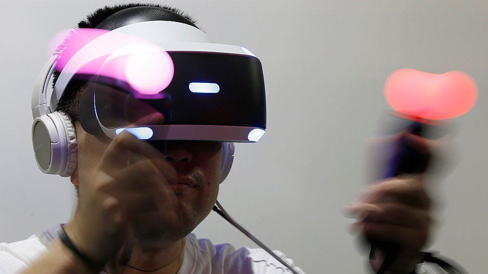 sukker farvel besøgende Game's PlayStation VR demo charges spark anger - BBC News