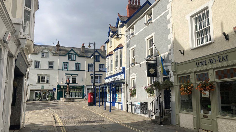 Streets in Conwy town centre were deserted for the funeral
