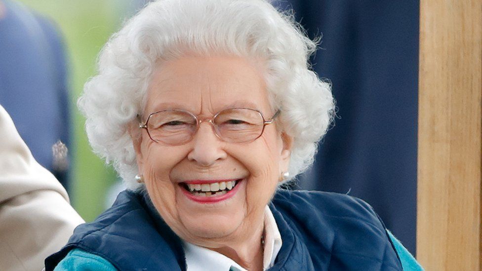 The big picture: 'Photo of Queen Elizabeth laughing at