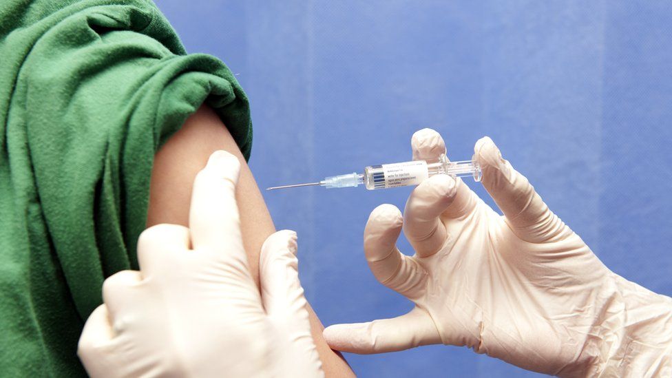 Vaccinating with the MMR jab