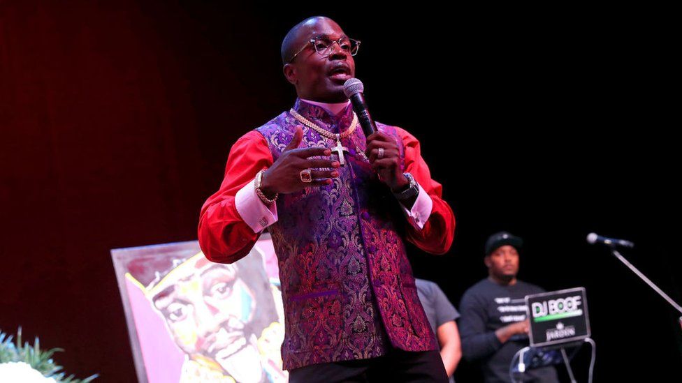 'Flashy' NYC bishop robbed of $1m in jewellery during live sermon