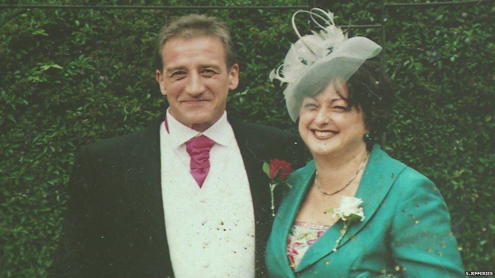 Clive and Samantha on their wedding day in 2007