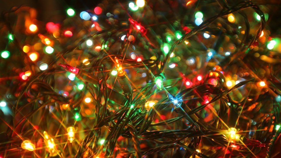 Christmas lights from online sellers 'can be fire risk' - BBC News