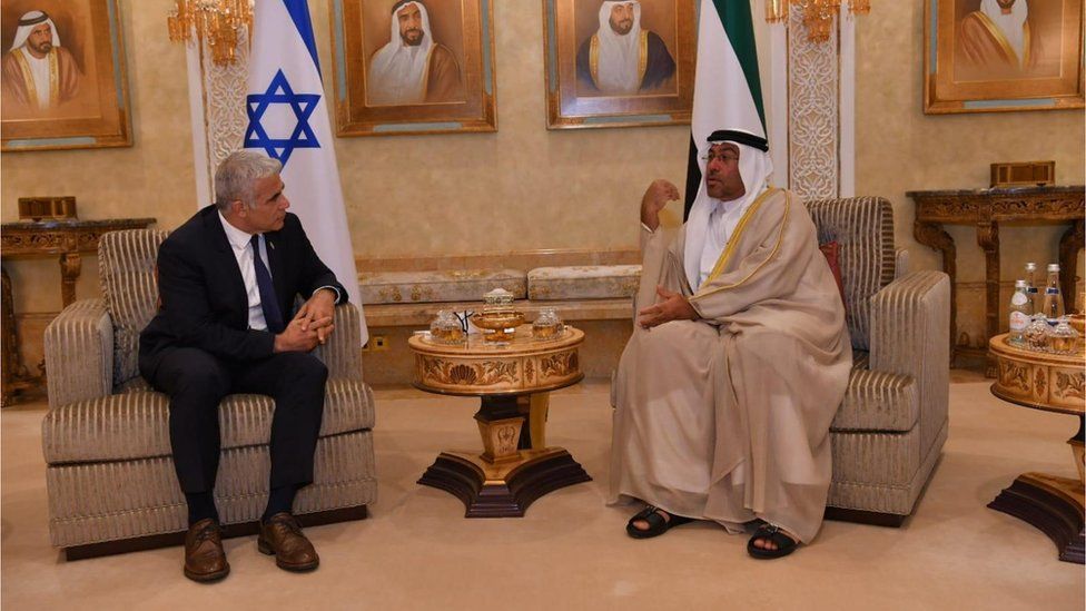 Yair Lapid (left) with UAE Minister of State for Economic Affairs Ahmed Al Sayegh (29/06/21)